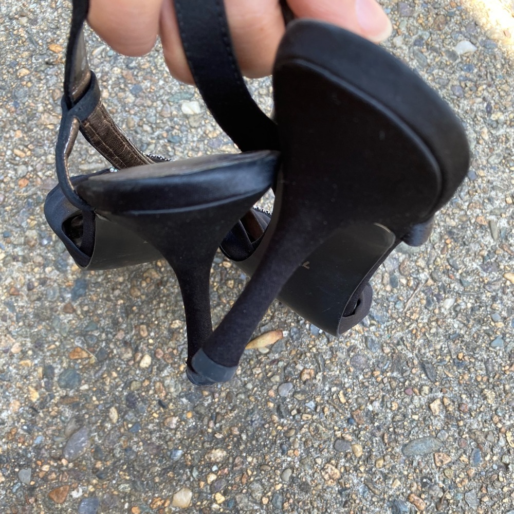 Pre-Loved Roland Cartier Heels - Picture 2 of 4